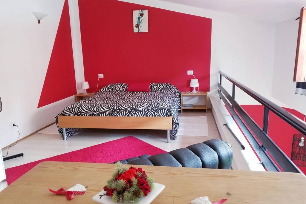 Honeycomb - casa vacanze Varese Exterior foto